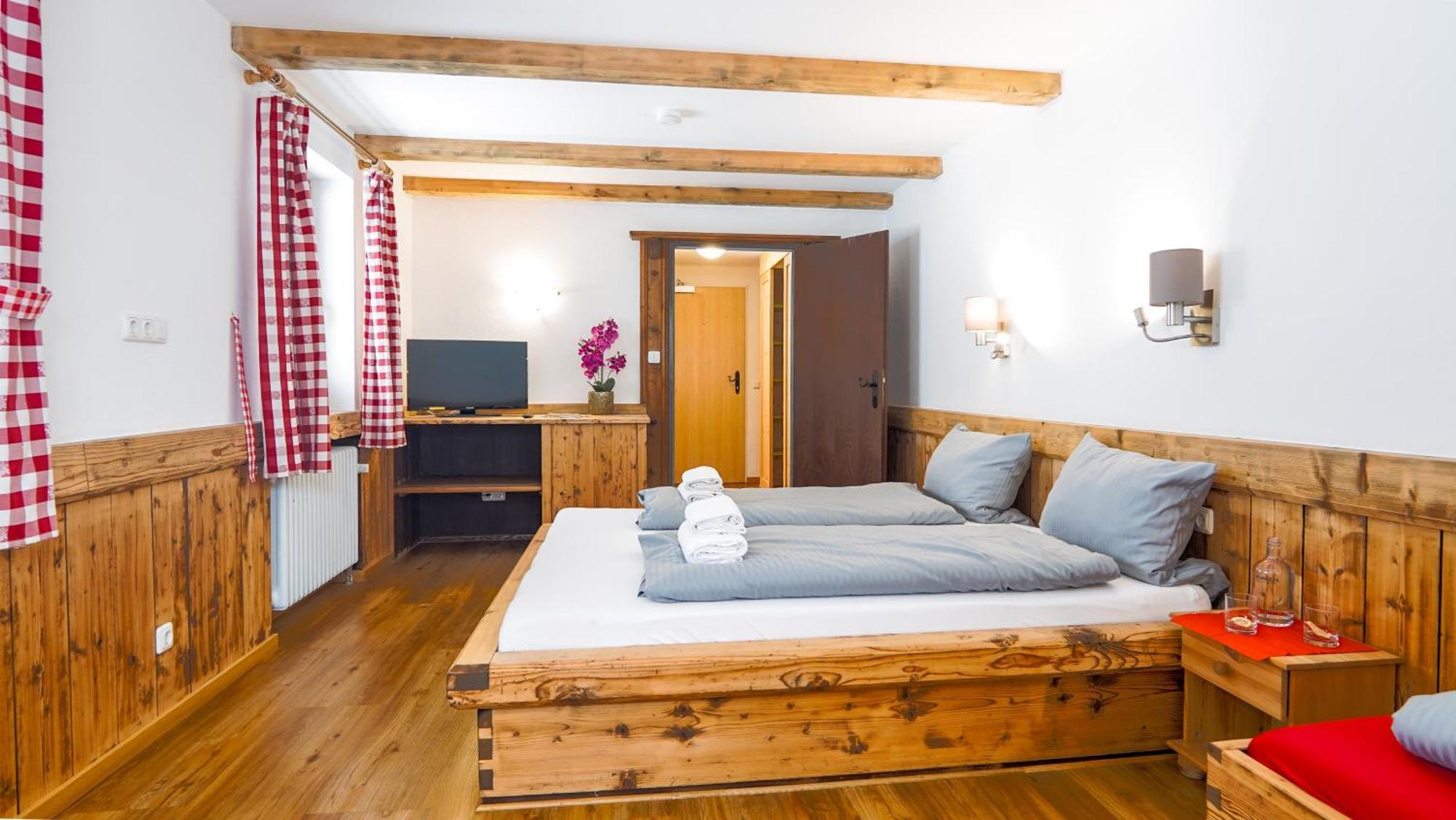 Landgasthof Zum Papyrer - Erholung Im Urlaubsgebiet Lenggries Værelse billede