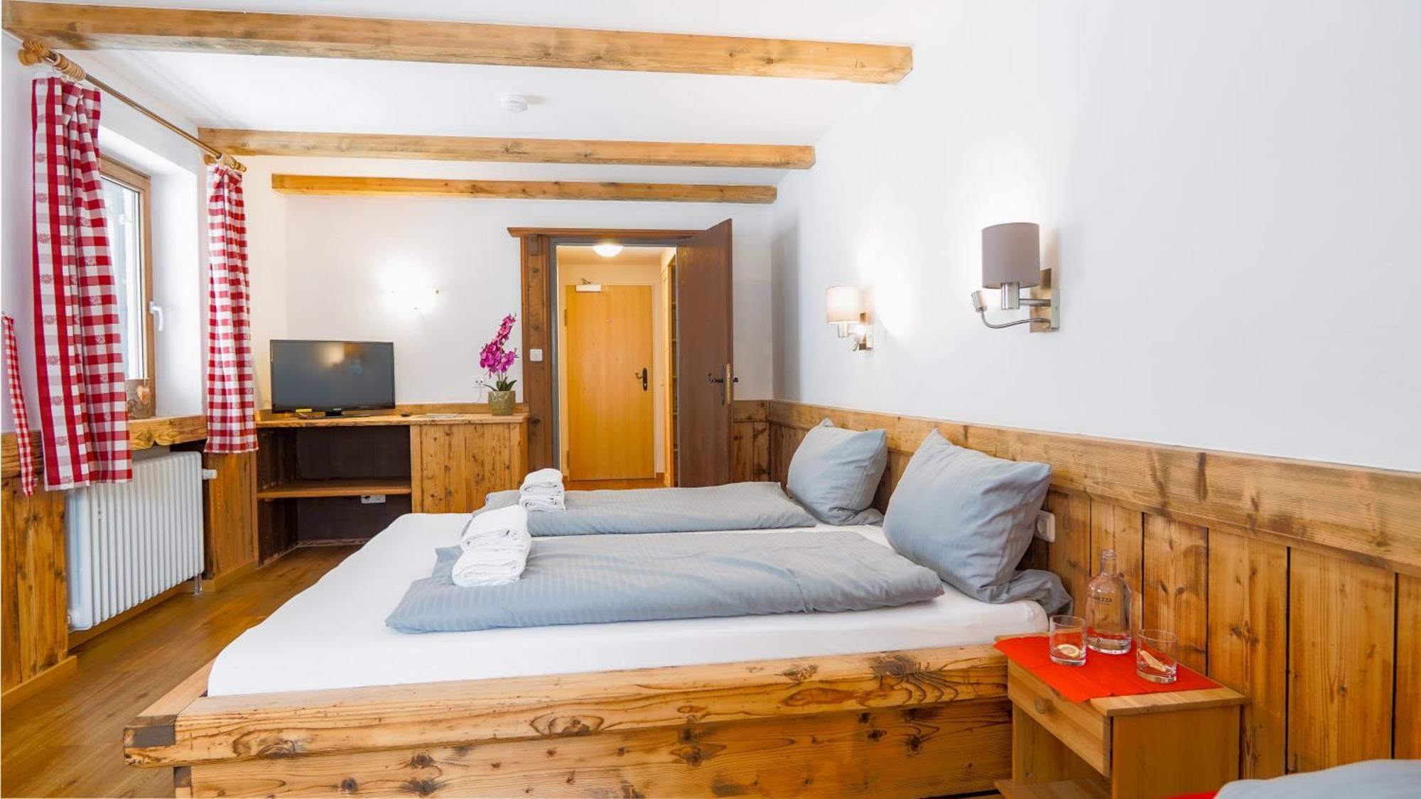 Landgasthof Zum Papyrer - Erholung Im Urlaubsgebiet Lenggries Værelse billede